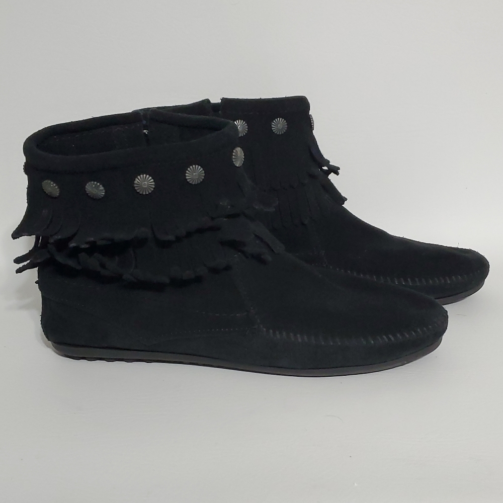 Minnetonka Black Fringe Moccasins Women's Size 10 - Picture 3 of 8